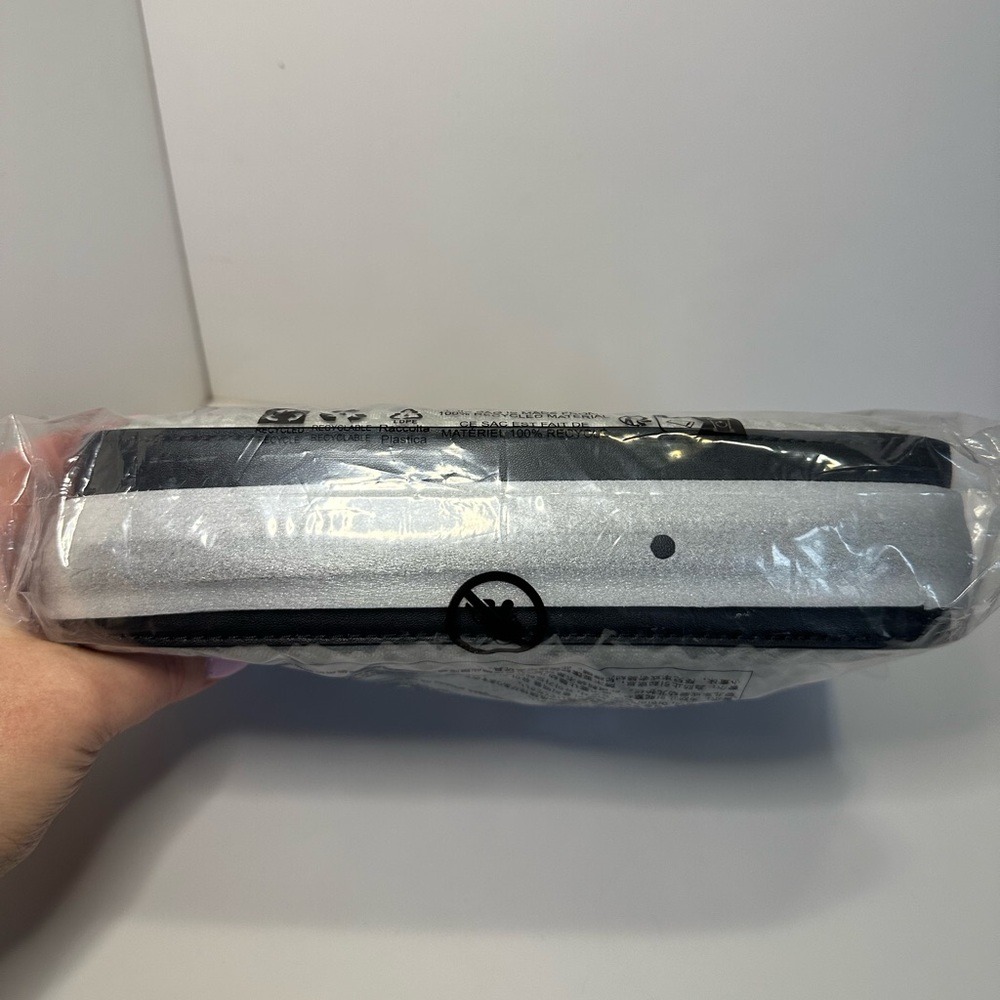 Michael Kors NWT Black and Gray Signature Ombré Jet Set Convertible Crossbody - Picture 8 of 11